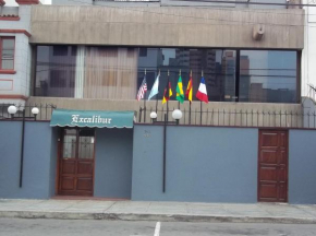 Отель Hotel Excalibur  Лима